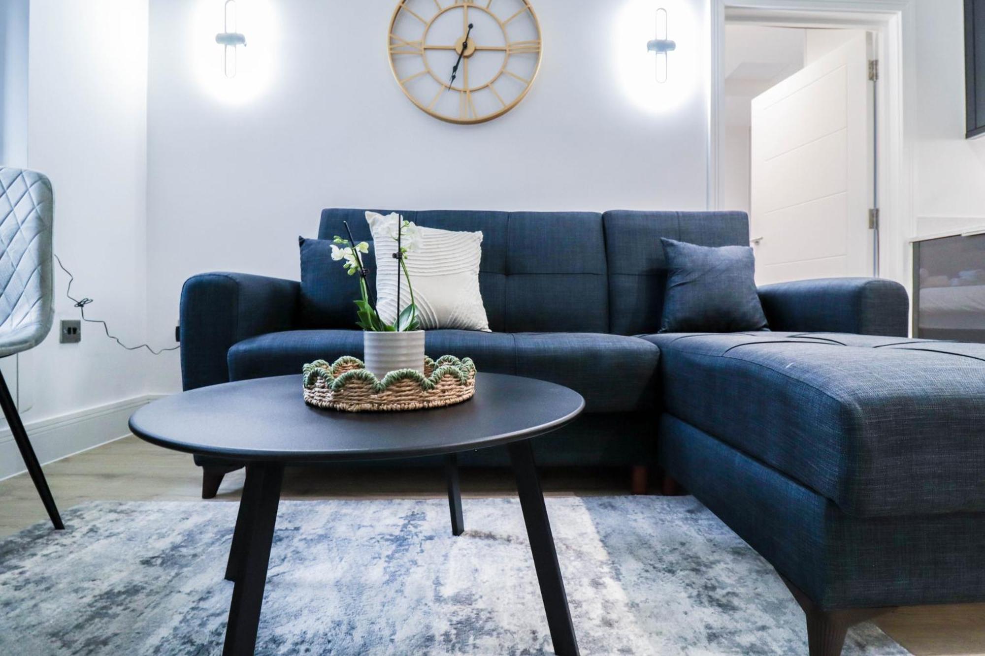 Modern 1-Bed Apartment In Buckinghamshire With Free Wifi, Parking & Garden High Wycombe Ngoại thất bức ảnh
