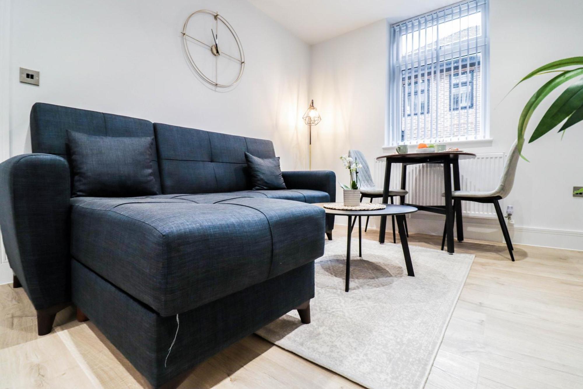 Modern 1-Bed Apartment In Buckinghamshire With Free Wifi, Parking & Garden High Wycombe Ngoại thất bức ảnh