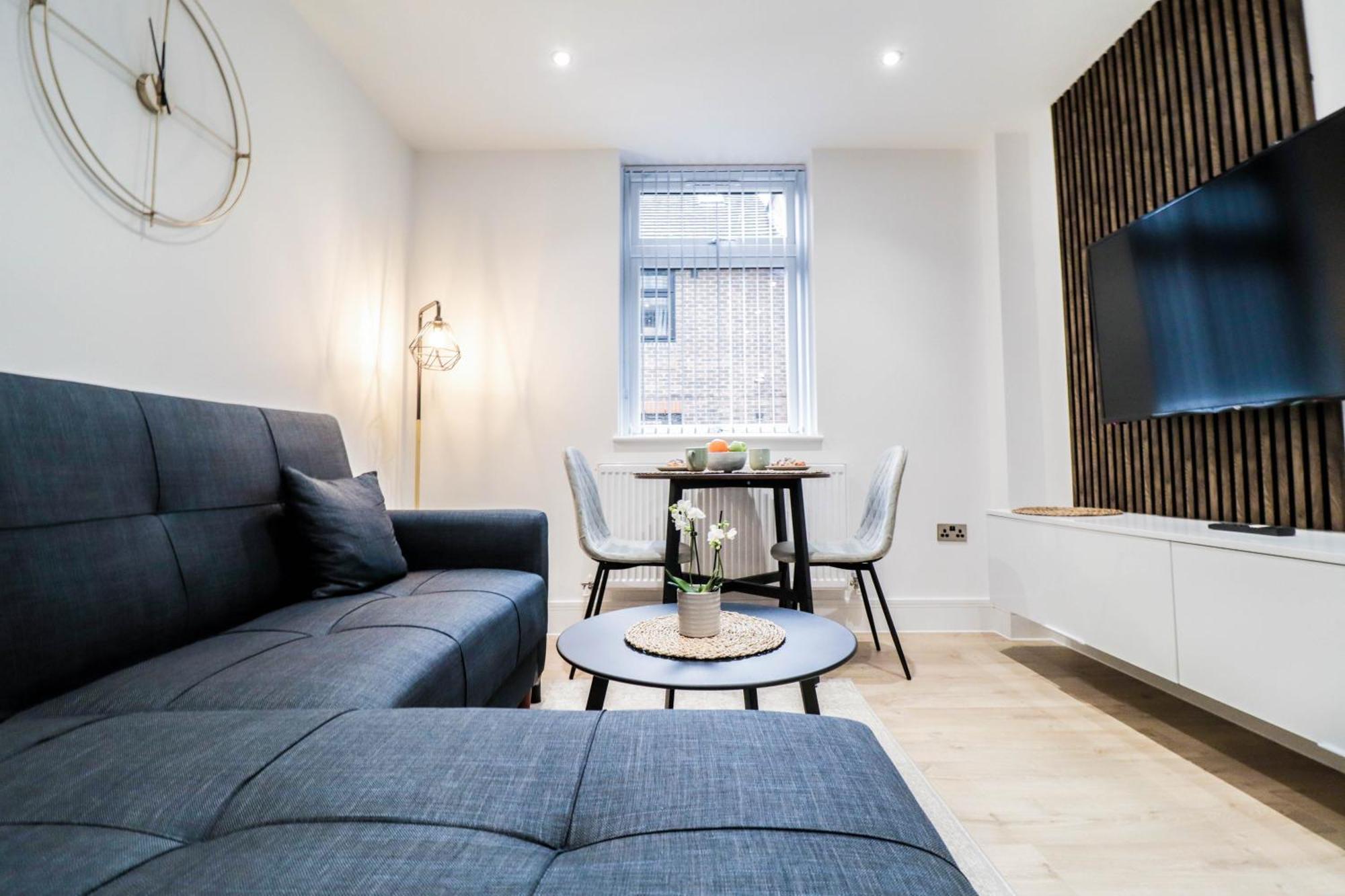 Modern 1-Bed Apartment In Buckinghamshire With Free Wifi, Parking & Garden High Wycombe Ngoại thất bức ảnh