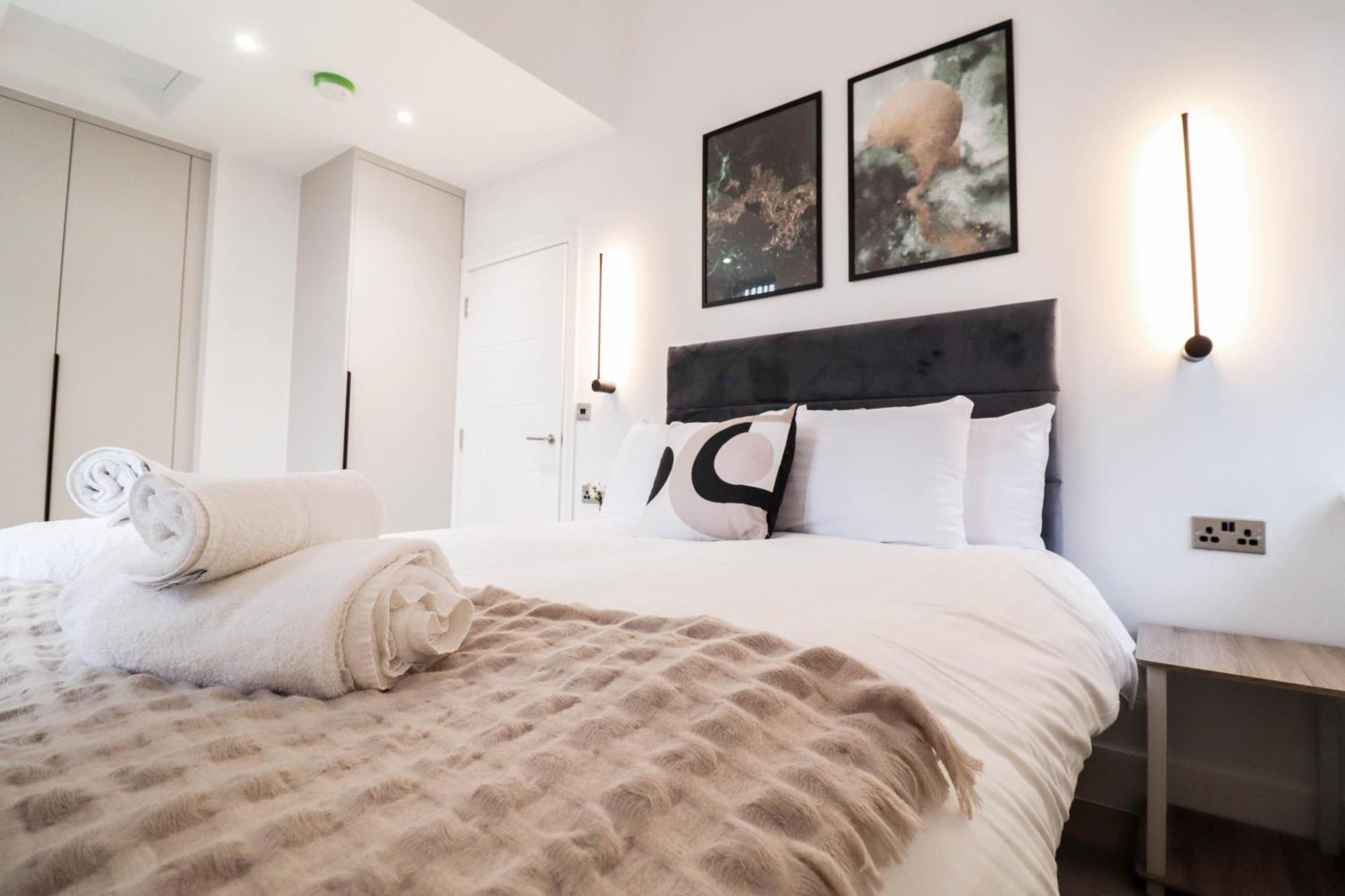 Modern 1-Bed Apartment In Buckinghamshire With Free Wifi, Parking & Garden High Wycombe Ngoại thất bức ảnh