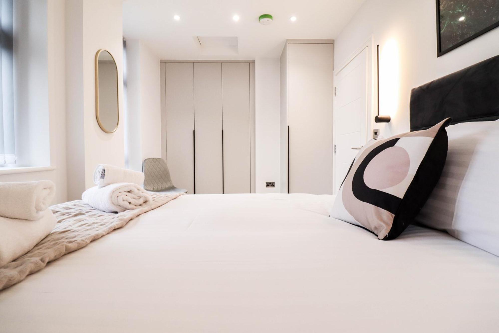 Modern 1-Bed Apartment In Buckinghamshire With Free Wifi, Parking & Garden High Wycombe Ngoại thất bức ảnh