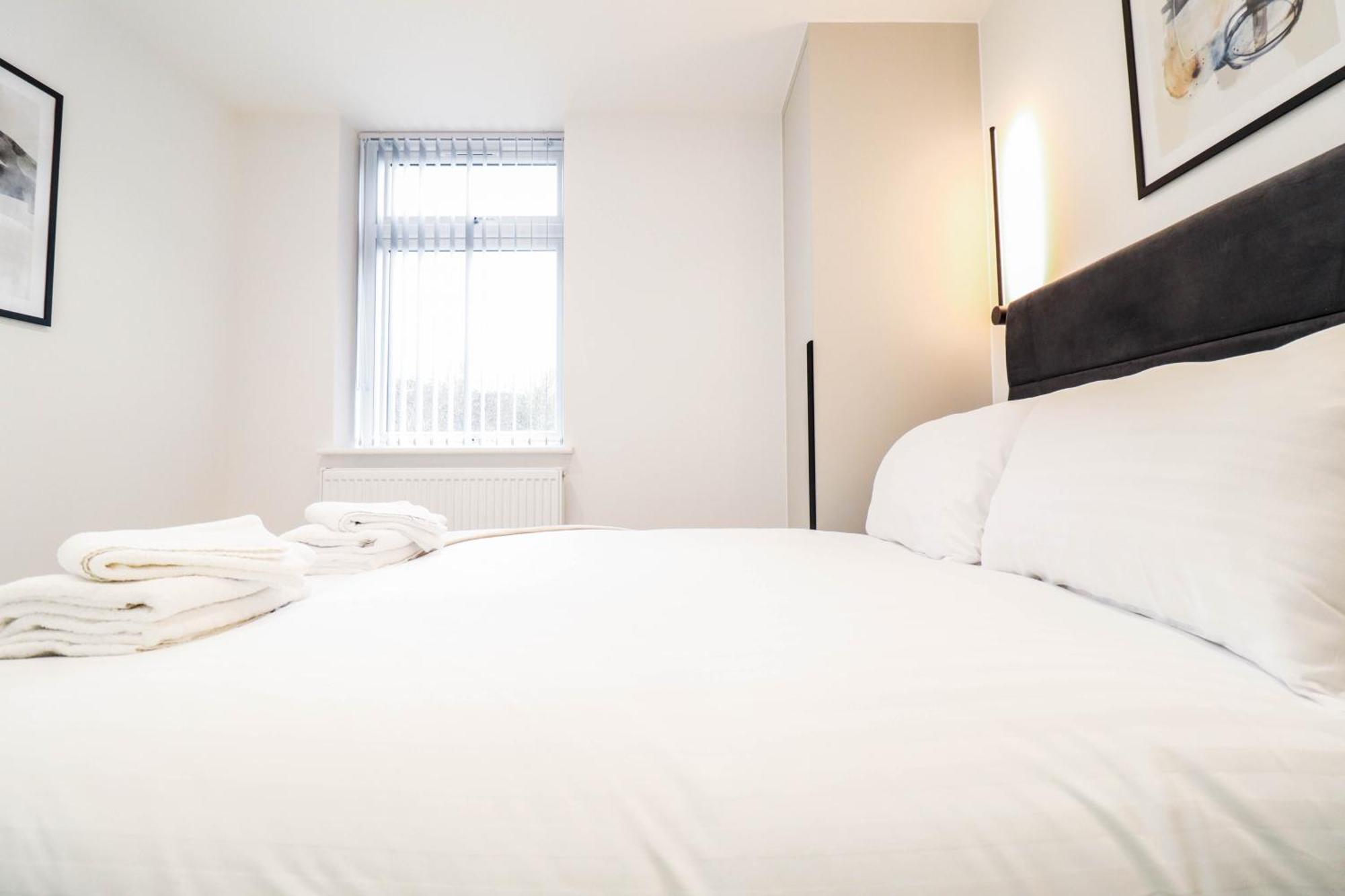 Modern 1-Bed Apartment In Buckinghamshire With Free Wifi, Parking & Garden High Wycombe Ngoại thất bức ảnh