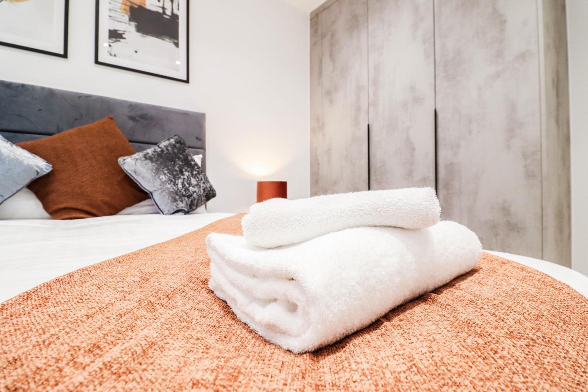 Modern 1-Bed Apartment In Buckinghamshire With Free Wifi, Parking & Garden High Wycombe Ngoại thất bức ảnh