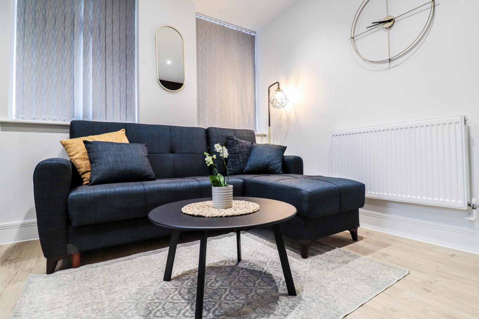 Modern 1-Bed Apartment In Buckinghamshire With Free Wifi, Parking & Garden High Wycombe Ngoại thất bức ảnh