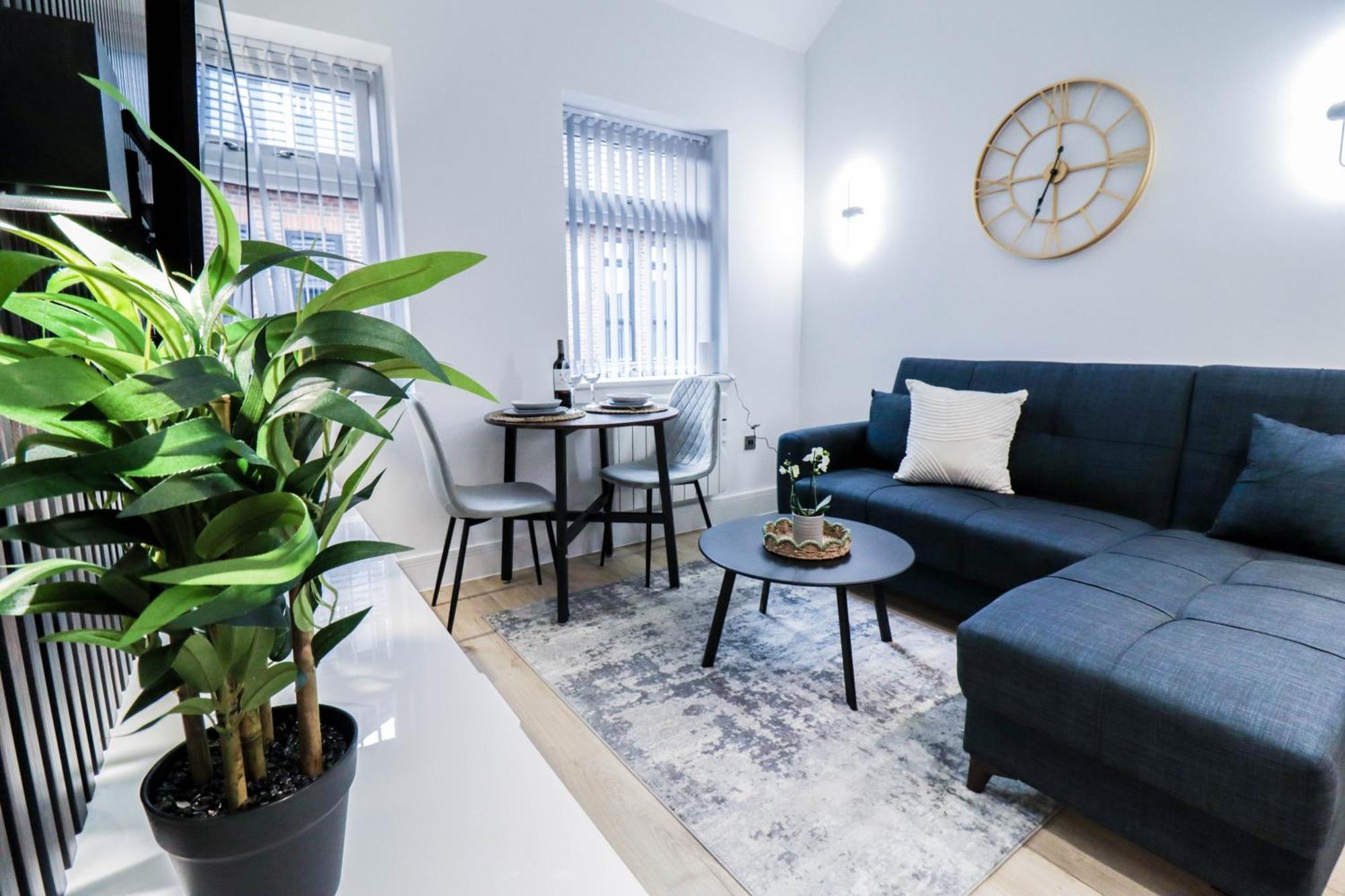 Modern 1-Bed Apartment In Buckinghamshire With Free Wifi, Parking & Garden High Wycombe Ngoại thất bức ảnh
