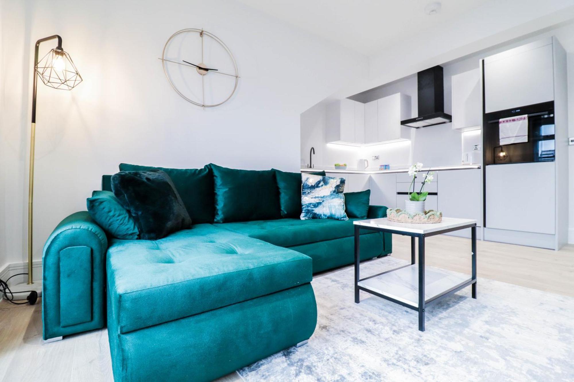Modern 1-Bed Apartment In Buckinghamshire With Free Wifi, Parking & Garden High Wycombe Ngoại thất bức ảnh
