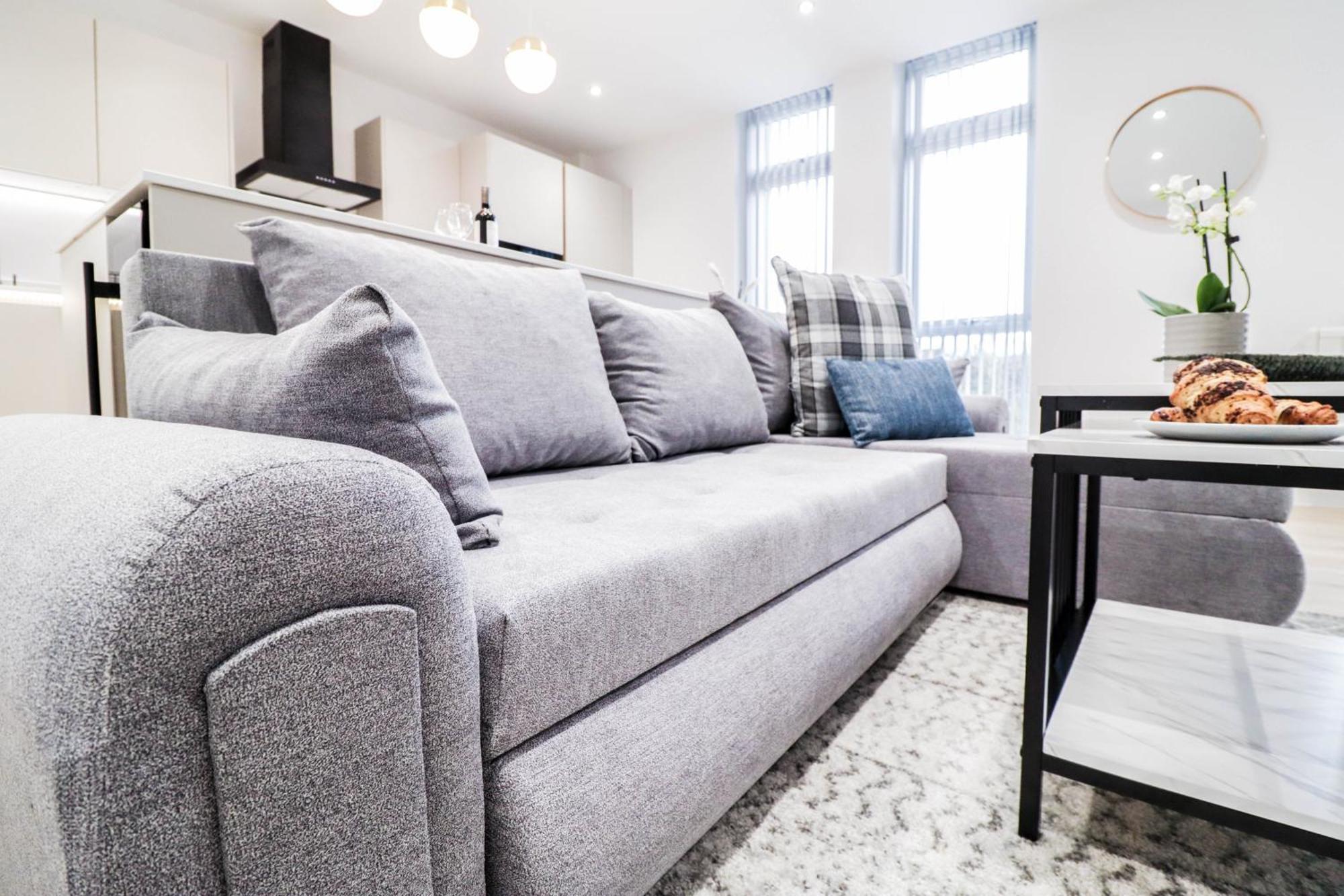 Modern 1-Bed Apartment In Buckinghamshire With Free Wifi, Parking & Garden High Wycombe Ngoại thất bức ảnh