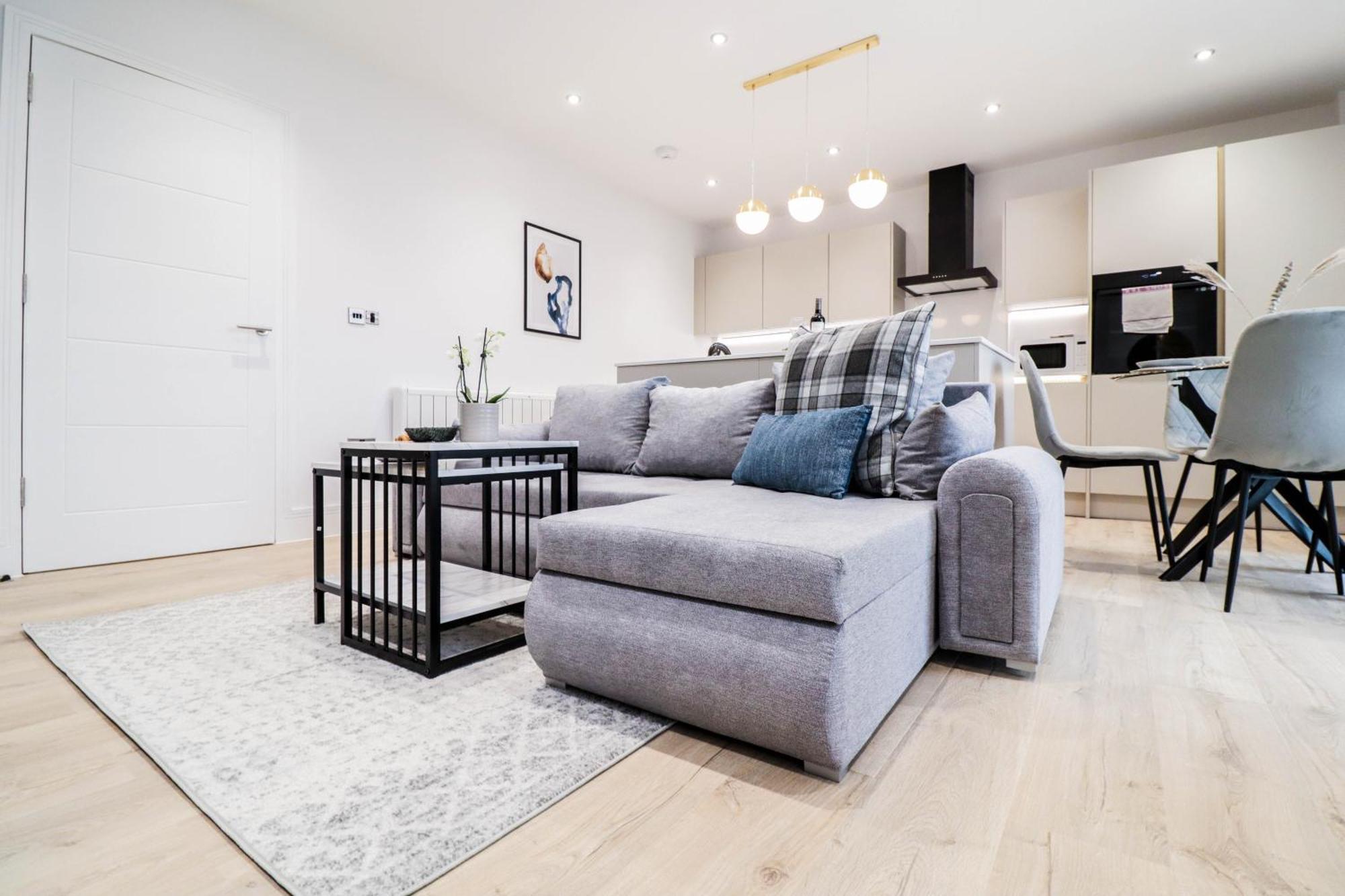 Modern 1-Bed Apartment In Buckinghamshire With Free Wifi, Parking & Garden High Wycombe Ngoại thất bức ảnh