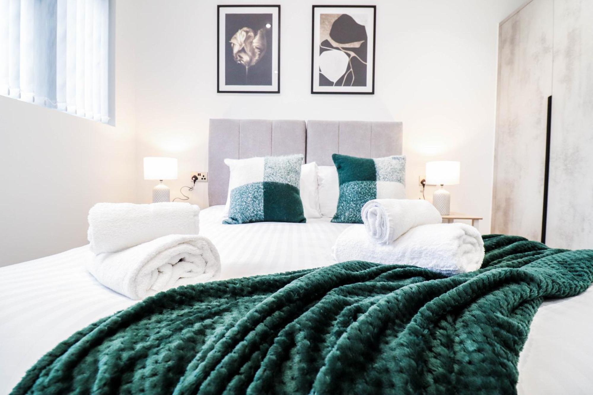 Modern 1-Bed Apartment In Buckinghamshire With Free Wifi, Parking & Garden High Wycombe Ngoại thất bức ảnh
