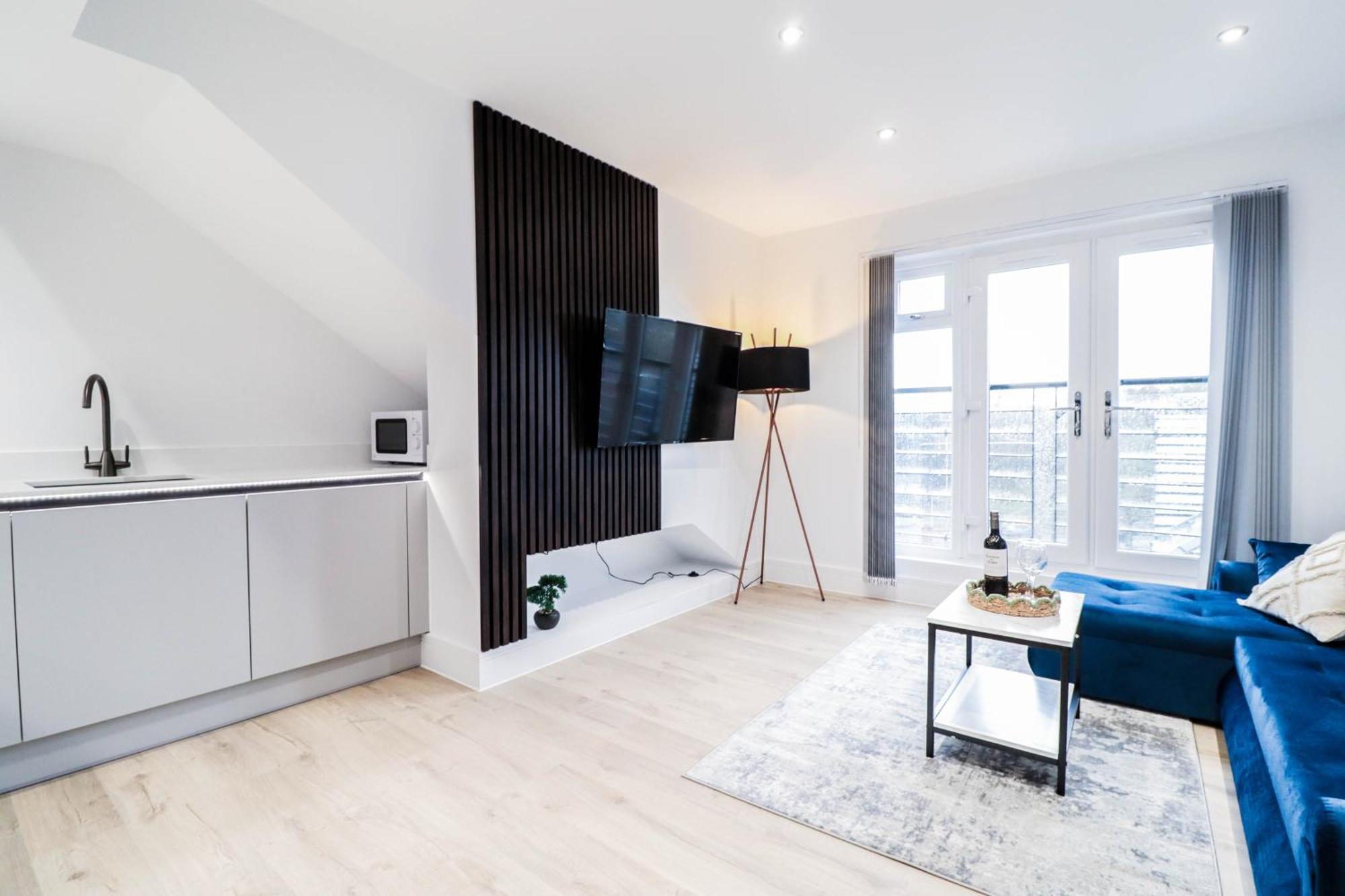 Modern 1-Bed Apartment In Buckinghamshire With Free Wifi, Parking & Garden High Wycombe Ngoại thất bức ảnh