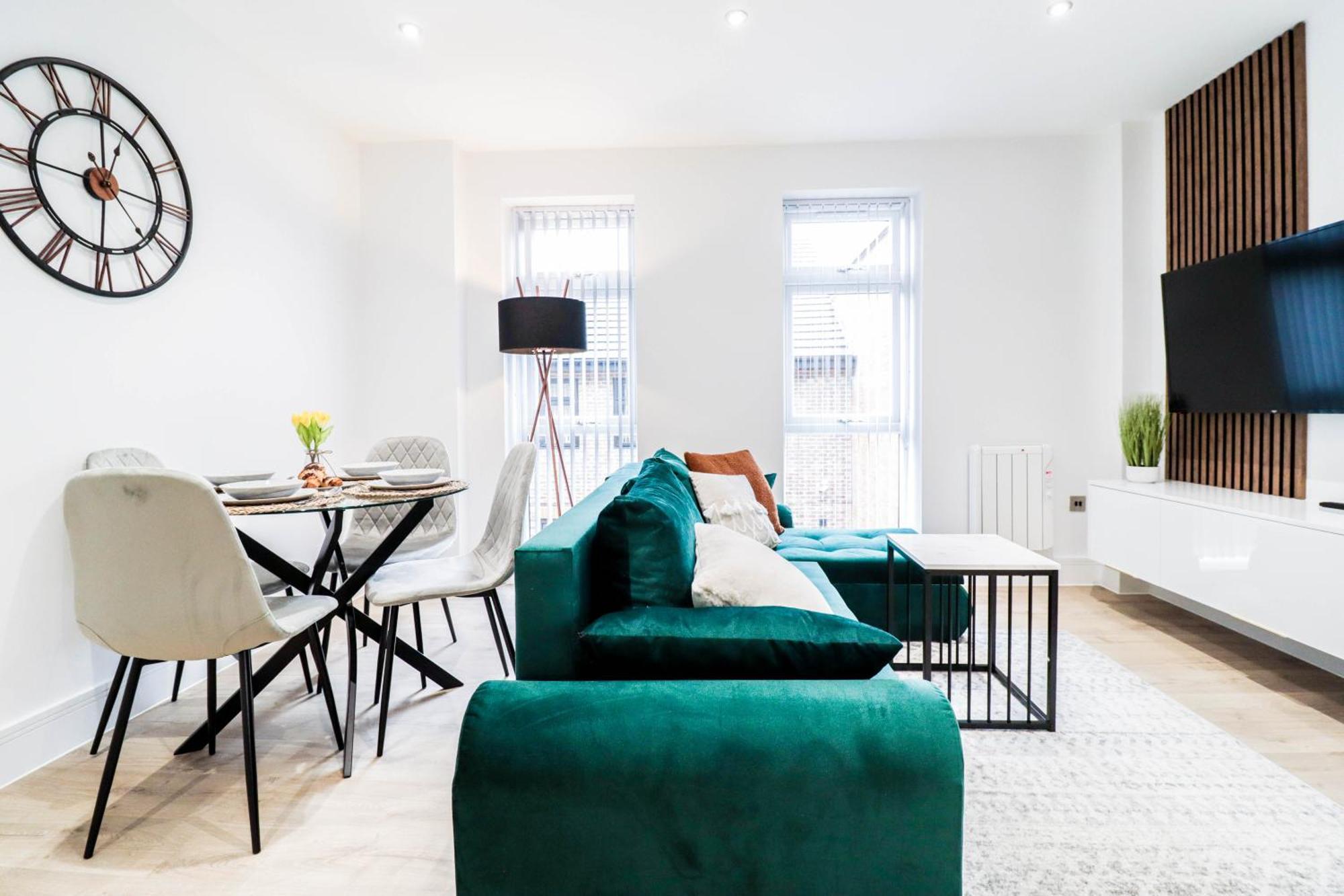 Modern 1-Bed Apartment In Buckinghamshire With Free Wifi, Parking & Garden High Wycombe Ngoại thất bức ảnh