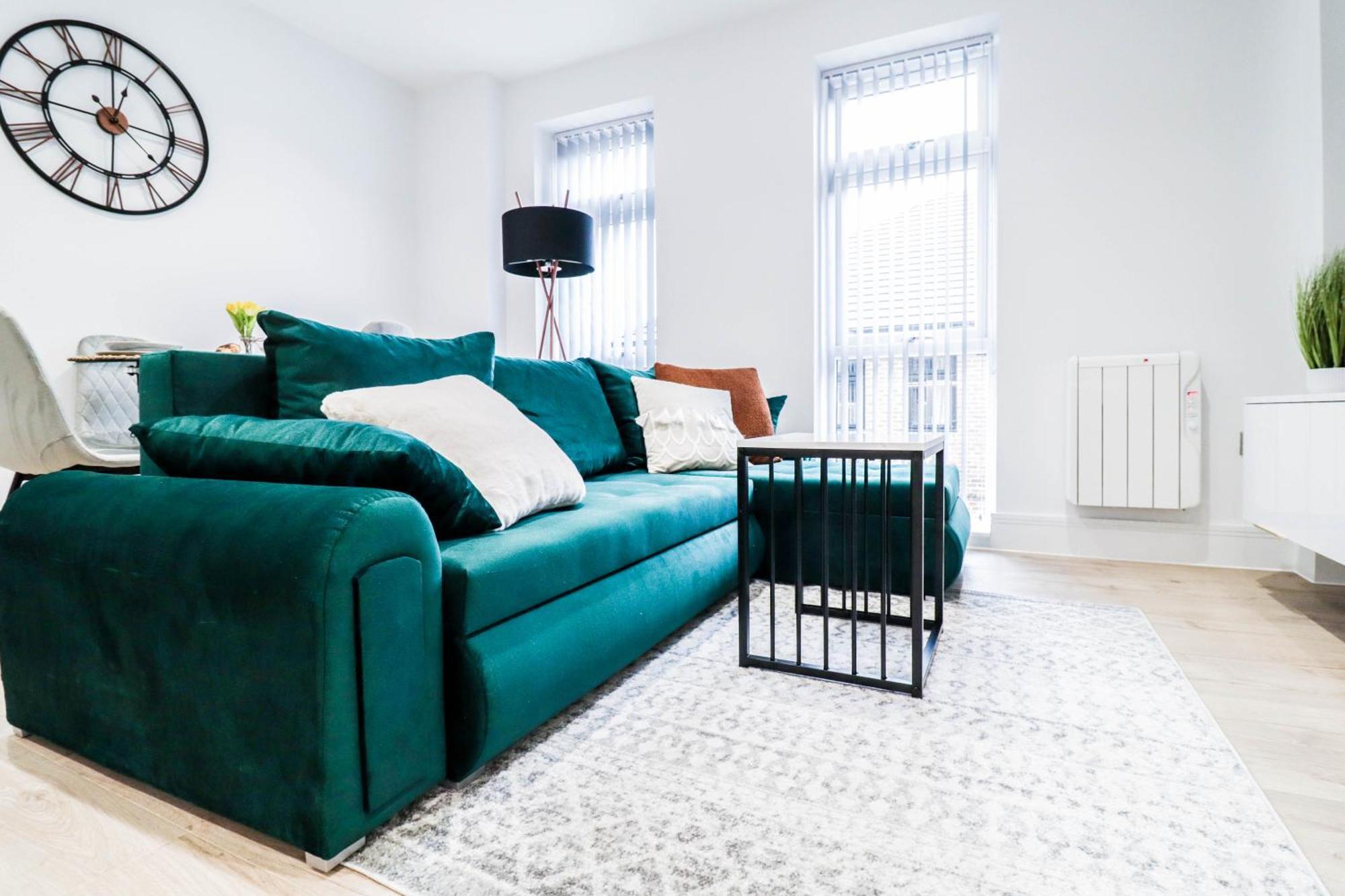 Modern 1-Bed Apartment In Buckinghamshire With Free Wifi, Parking & Garden High Wycombe Ngoại thất bức ảnh