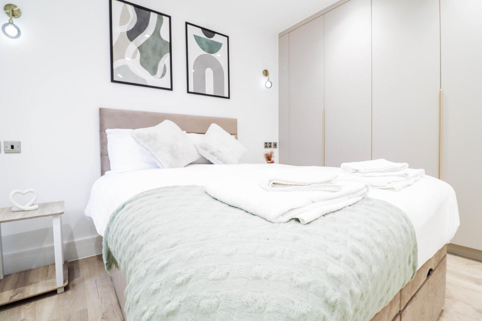 Modern 1-Bed Apartment In Buckinghamshire With Free Wifi, Parking & Garden High Wycombe Ngoại thất bức ảnh